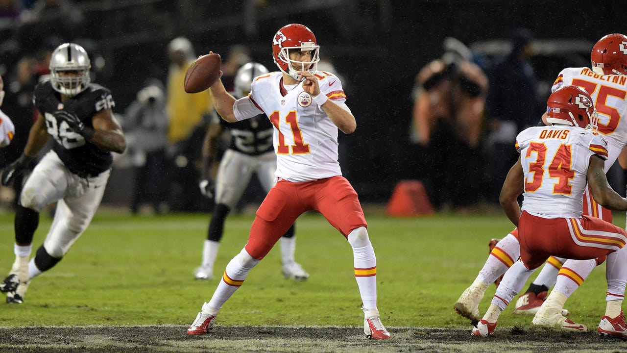 Raiders snap 16-game skid with 24-20 win over Chiefs
